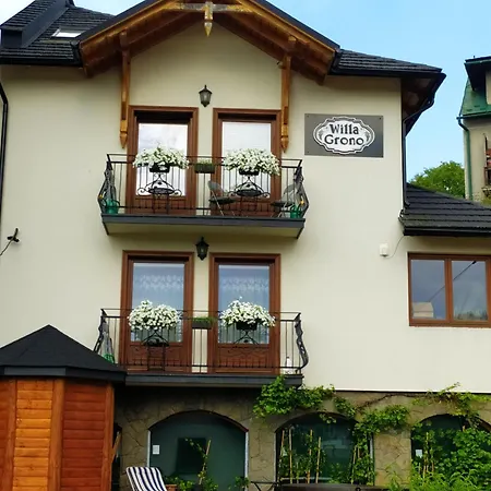 Grono Farm stay *