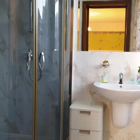 Grono Фермерський будинок
